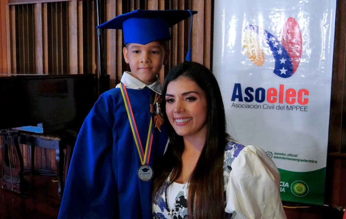 CorpoelecInfo's tweet image. bajo la coordinación de #Asoelec, presidida por la Dra. Stephani Sartori.

#PlanDescontaminaciónDelLago