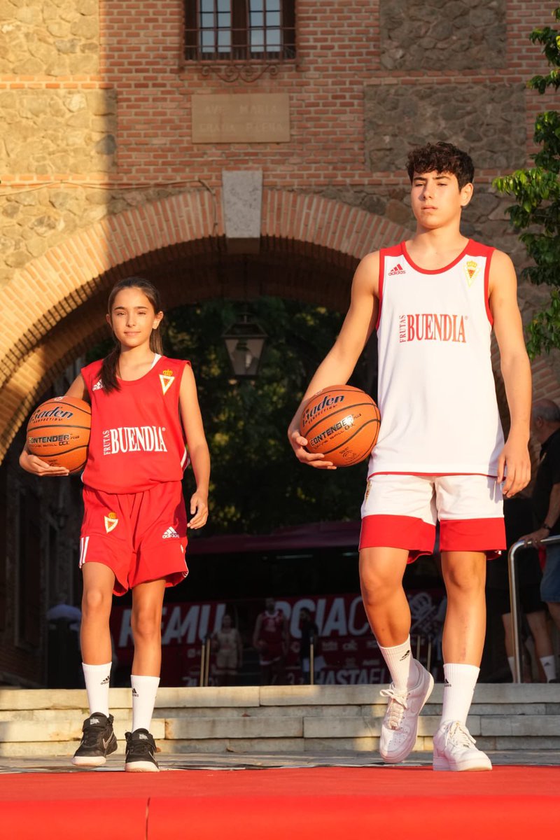 RMUBaloncesto's tweet photo. ||| @RMUBaloncesto @adidas_ES @futbolemotion https://t.co/cQ1yT5RwTO