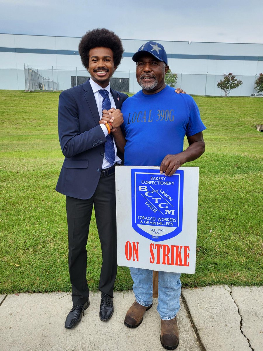 Justinjpearson's tweet photo. It is the workers who make the economy function, not the other way around! Please support our BCTG 390G Union workers as they fight for justice and fair compensation for themselves and their families. #HoldTheLine 

Contribute Here: https://t.co/gWx6Cx6piC https://t.co/8OzghZ3h8X