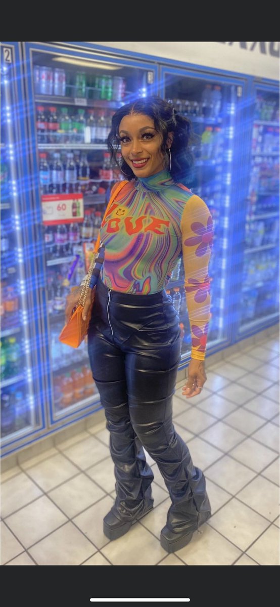 I'm sure y'all sisters are cute or whatever but bffr they don't look better than mine 🥰🥳 and if y'all ignore this y'all some haters fr 🤣