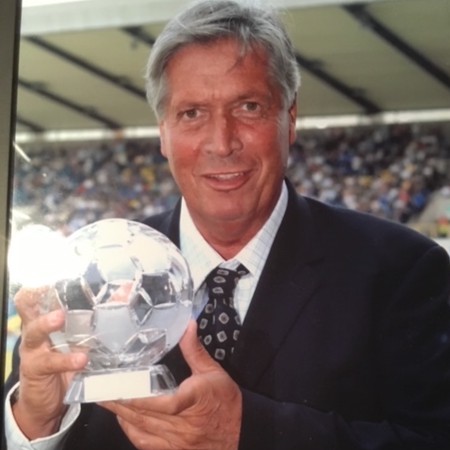 NorfolkLord's tweet photo. I'm excited to publish 'The Lions King' PodCast Show on the World of Lord Russell with my guest Bryan King.
A great show where we talk about Bryan's life in football as a player, manager and premier league Scout.
Available on all PodCast Media Platforms:
https://t.co/7wQFsAbWP1 https://t.co/npIUcjc97O