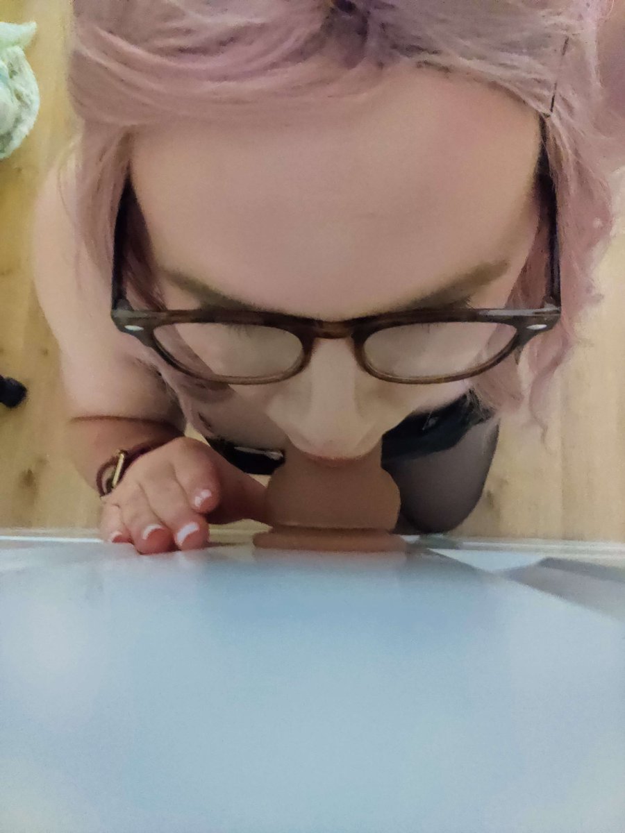 MistressL0la's tweet photo. Look like we have a good littl girl here lmao

#sissy #mistress #chastity https://t.co/Ut4b48tp64