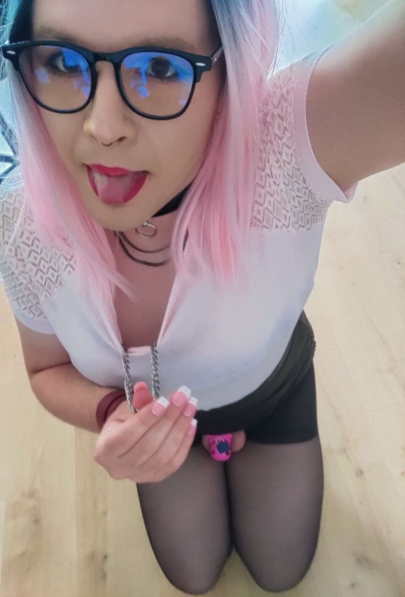 MistressL0la's tweet photo. Look like we have a good littl girl here lmao

#sissy #mistress #chastity https://t.co/Ut4b48tp64
