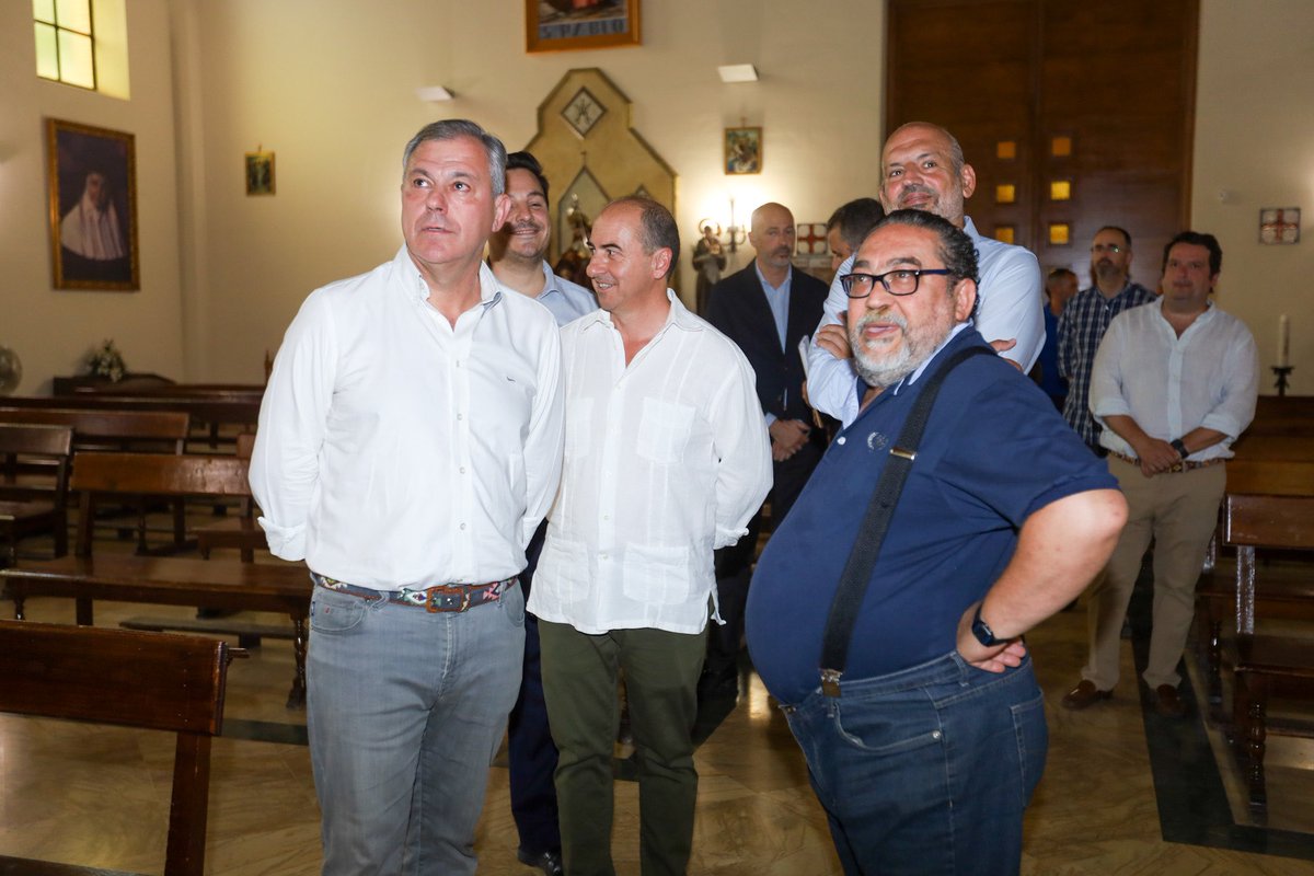 jlsanzalcalde's tweet photo. La @RocioSevillaSur podrá cumplir un anhelo de décadas. Hemos cedido el local del antiguo bar “Los Delfines” que se convertirá en su nueva casa

Un espacio que llenará de vida este entorno del Tiro de Línea y que reforzará su encomiable labor social en este gran barrio de Sevilla https://t.co/zFu78P9o4p
