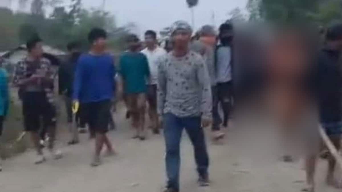 AskAnshul's tweet photo. Manipur violence:

- So far 147 killed.
- Homes of Meiteis &amp; Kukis, Temples &amp; Churches demolished.
- Role of Myanmar based militants &amp; drug traffickers.
- 1000s of weapons looted.
- 2 Women (kuki) paraded naked &amp; their private parts groped.

When will all this stop @manipur_cmo? https://t.co/1J1GwE80CI