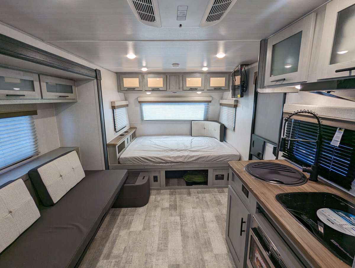 Sun_CityRV's tweet photo. Let me tell you about this Forest River IBEX 19QBH. Once again with the focus of being light weight, this one is perfect for a smaller truck or an SUV to pull. It comes with 1 slide out, a bunk house, and can sleep up to 6 people! #forestriverrv #forestriveribex #campers #rvlife https://t.co/0oq6ibNdEN