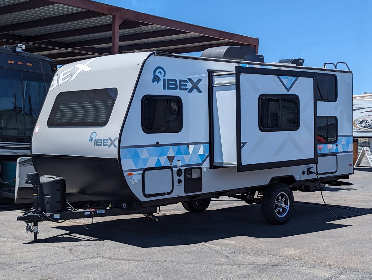 Sun_CityRV's tweet photo. Let me tell you about this Forest River IBEX 19QBH. Once again with the focus of being light weight, this one is perfect for a smaller truck or an SUV to pull. It comes with 1 slide out, a bunk house, and can sleep up to 6 people! #forestriverrv #forestriveribex #campers #rvlife https://t.co/0oq6ibNdEN