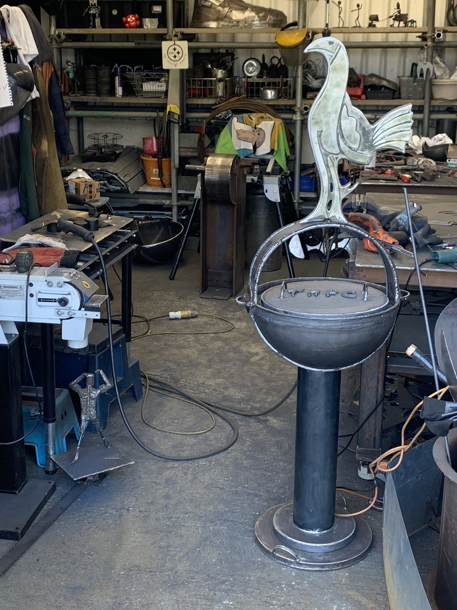 sladeweld's tweet photo. Smashed it today.. I’ll sleep well 😑
I’m now going to sit and enjoy the sunset with a cup of coffee.
Check nothing is smouldering.. other than me obviously.
#Wednesdayfanart
#my #fanart
#myteam #coys
#handmade #metalart
#madebyme #spentforce
#onthefarm #essex https://t.co/CiKCQ9sWv0