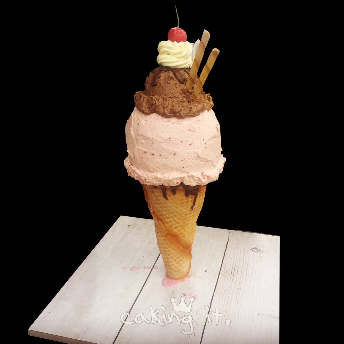 caking_it's tweet photo. @BBCTheOneShow @MissAlexjones @romankemp 100% #teamcoffee (love a mister whippy too!) https://t.co/lLAhD2lnoL