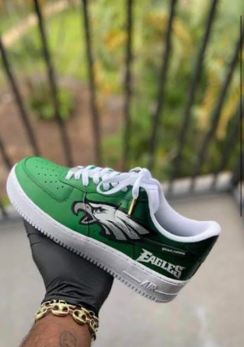 RT @Tooflow_Henshaw: @Eagles Hey eagles fan’s message me to get a pair https://t.co/LjqNugpB1s