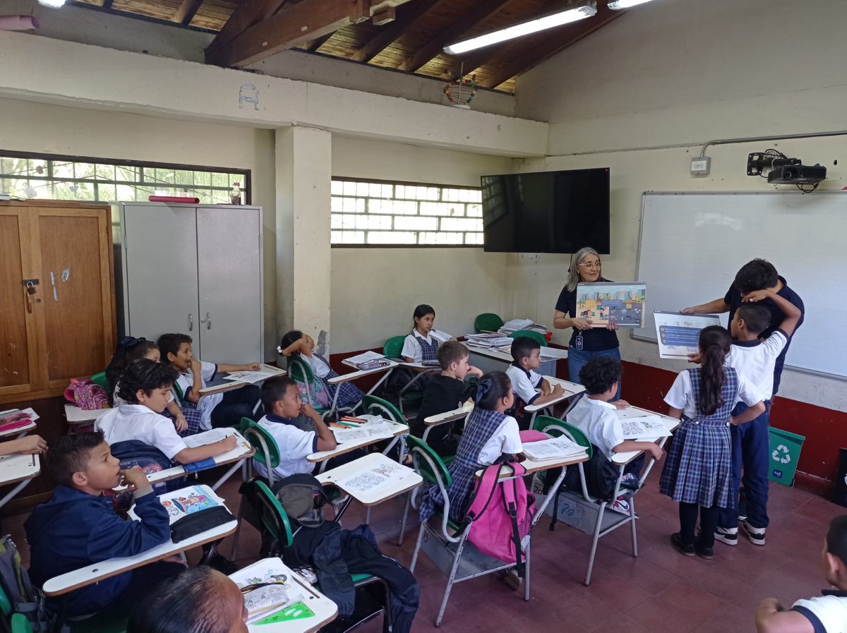 marcelocataldo's tweet photo. Una nueva jornada de voluntariado Tigo, pero el orgullo siempre es el mismo #ContigoConectados https://t.co/r6vKN2y0oL