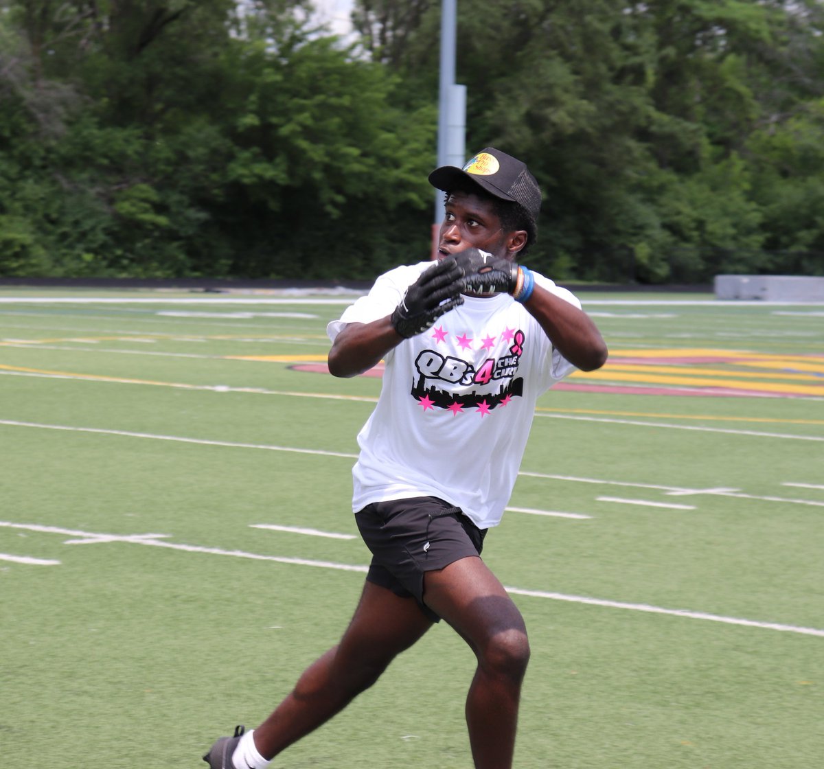 qbs4thecure's tweet photo. TY @leekjohnson4 for repping @MontiniFootball &amp; route runnin at our @qbs4thecure event! Lookin  forward to your Sr season! https://t.co/hWtg2ewjMh