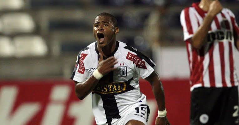 mrmperu's tweet photo. @willaxtv Este rayo? https://t.co/OqDF3BtOsf