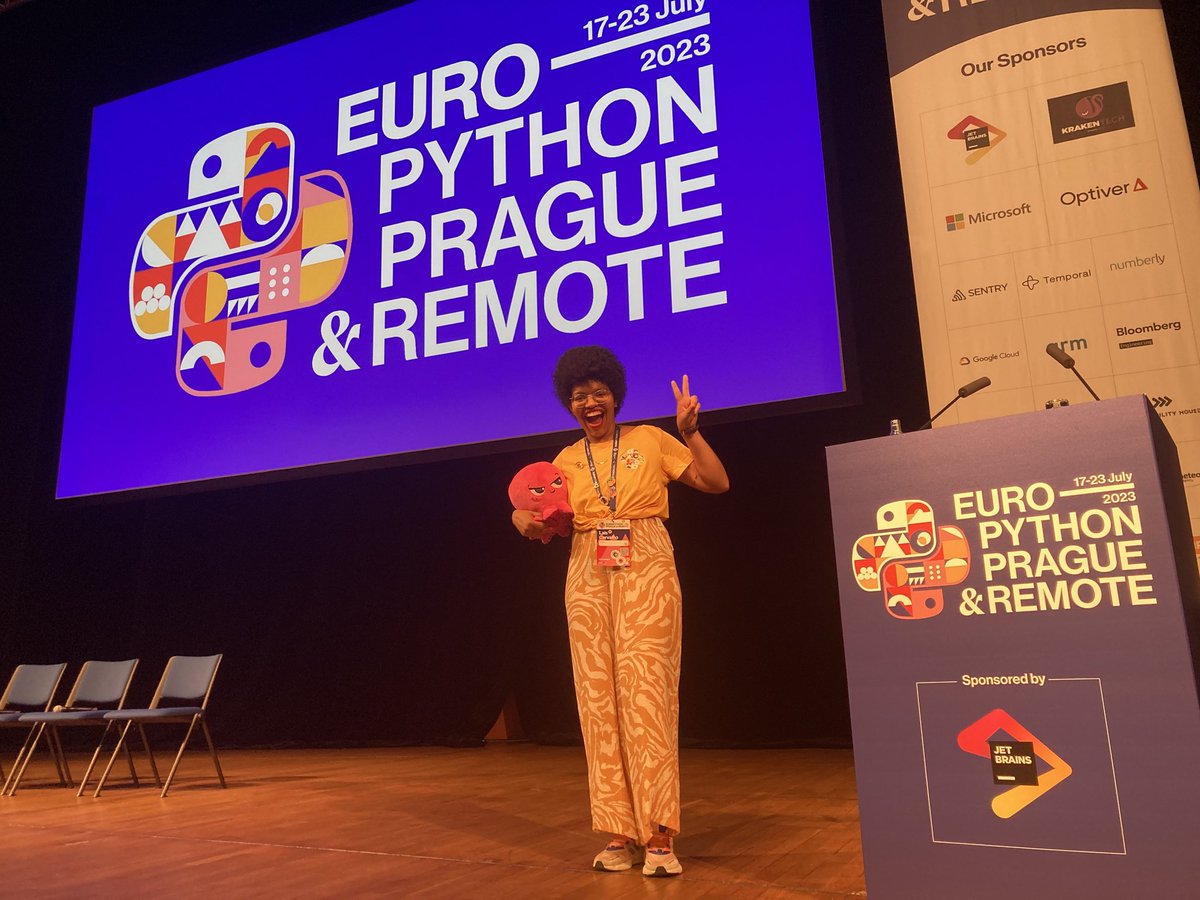 cagilulusahin's tweet image. Meet Kraken, cousin of Constantin! They opened the lightning talks together with @lais_bsc 💕
#EuroPython2023