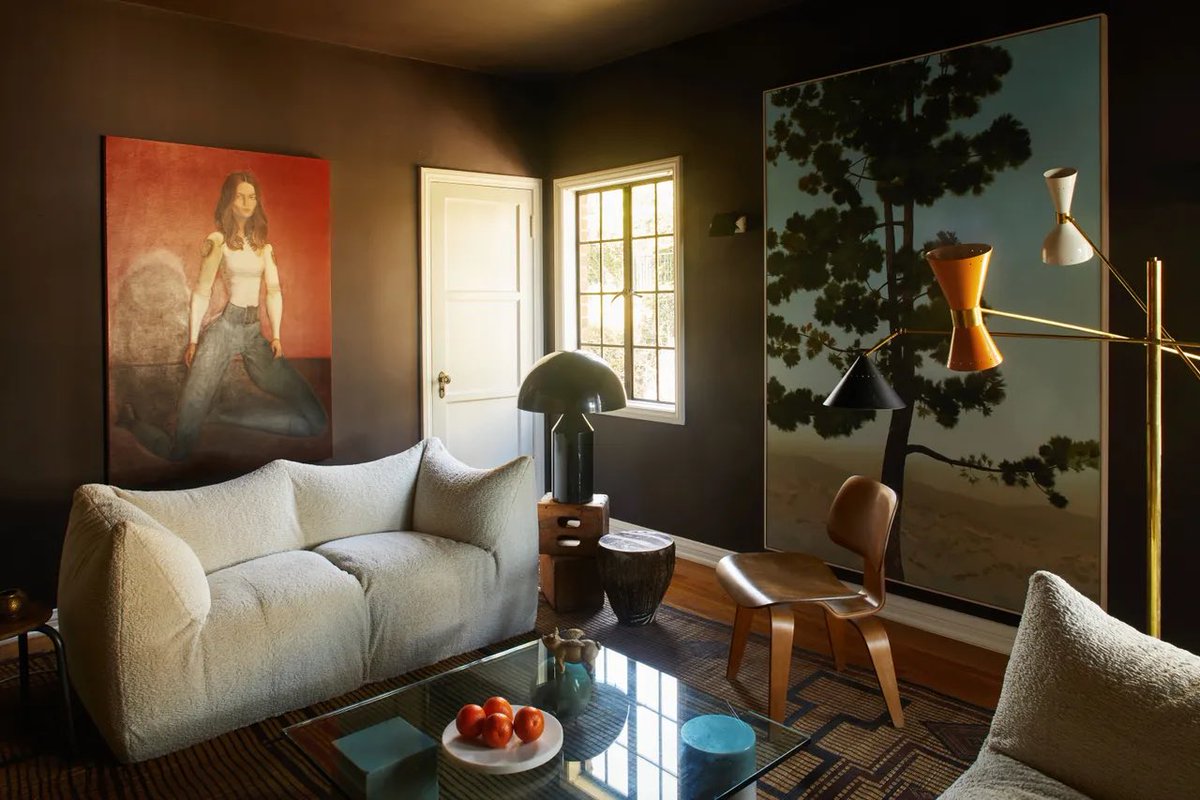 ARCHLABEL's tweet photo. An art gallery owner’s French Normandy style home in LA built in 1932. The home has over 300 works of art. https://t.co/y3Qac1yHka
