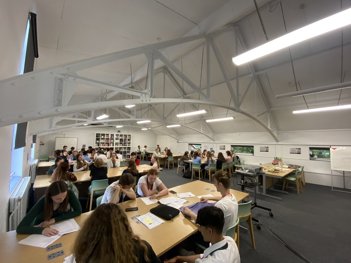 We were very lucky today to have a series of brilliant recent alumni students from a variety of subject specialisms come in to speak with our current Year 12 students who are considering early entry applications and/or taking admissions tests. Thank you to those who came back!
