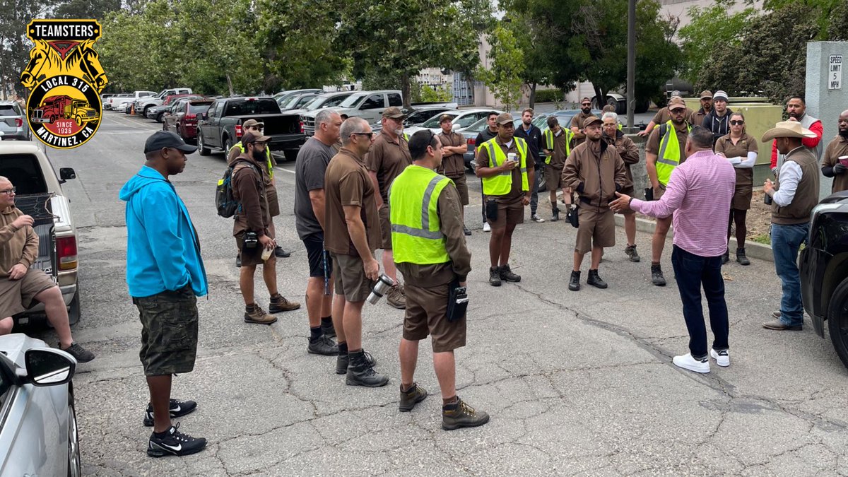 local_315's tweet image. #Teamsters #Local315 President Alberto Ruiz speaks to his UPS members this morning in Napa.