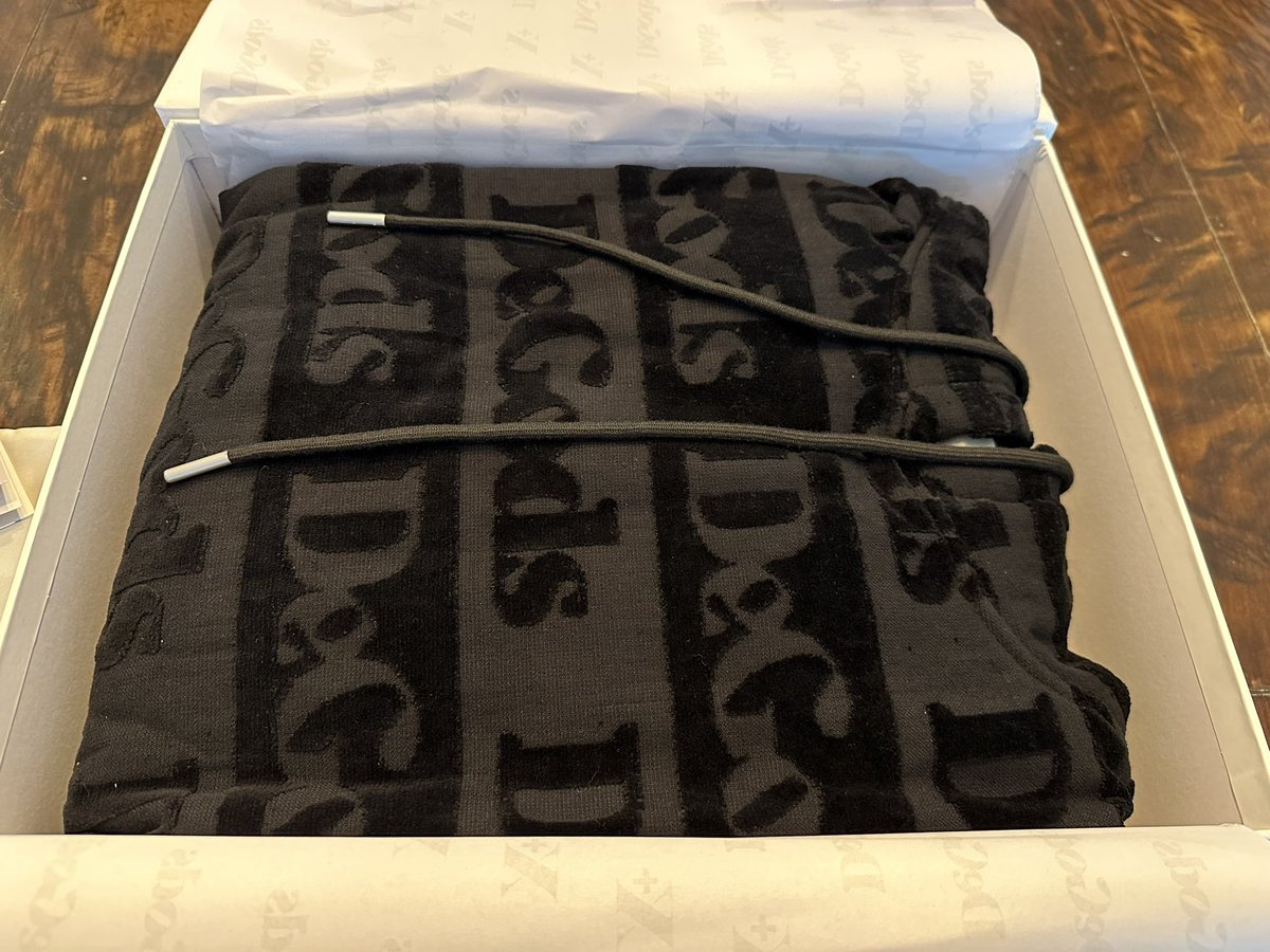 _TrendyTech's tweet photo. NOW THIS! Is the kind of unboxing experience you expect from a serious brand. Fucking well done, @XDeGods https://t.co/RFCJmuBbWu