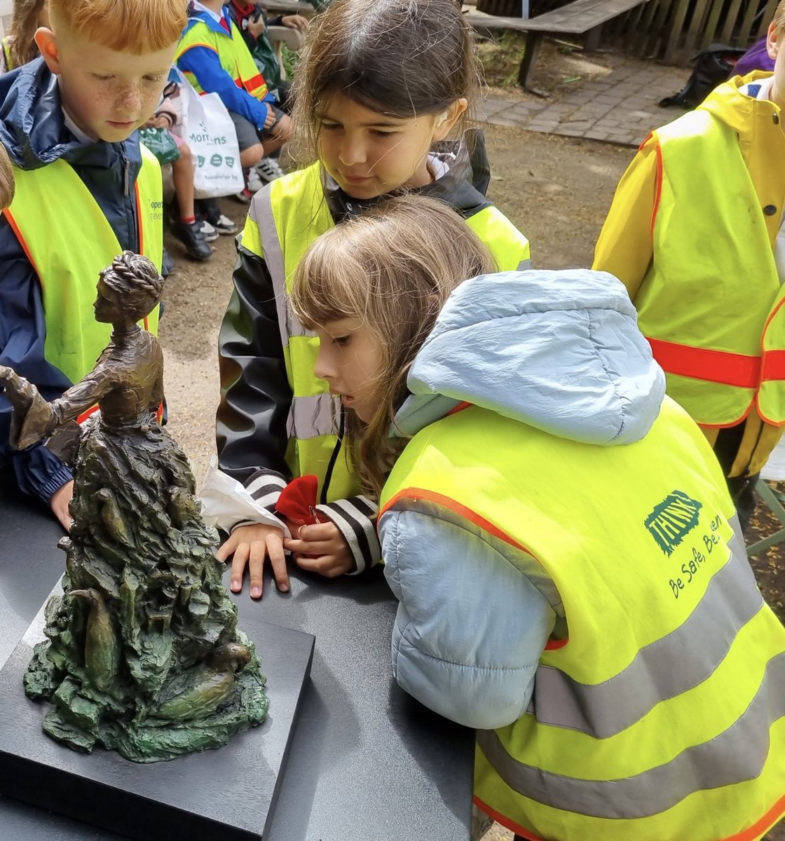 year2brookburnp's tweet photo. ⁦@BrookburnP⁩ ⁦Our Y2 historians observing a statute of Emily Williamson in Fletcher Moss Park. #🐦 x https://t.co/8fbXElA36d