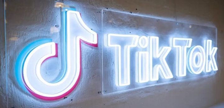 Radio11Q's tweet photo. Después de muchos rumores recientes sobre las negociaciones en curso de licencias entre TikTok y las principales discográficas, Warner Music anunció ayer un nuevo acuerdo con la compañía de redes sociales, una «colaboración única en su tipo», al mismo tiempo que TikTok Music. https://t.co/wq0xfkww19