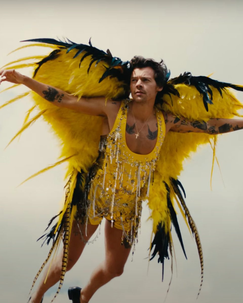 enews's tweet photo. 10/10 would run away to the circus with Harry Styles. #DaylightMV (📷: YouTube) https://t.co/czFISSS8gt