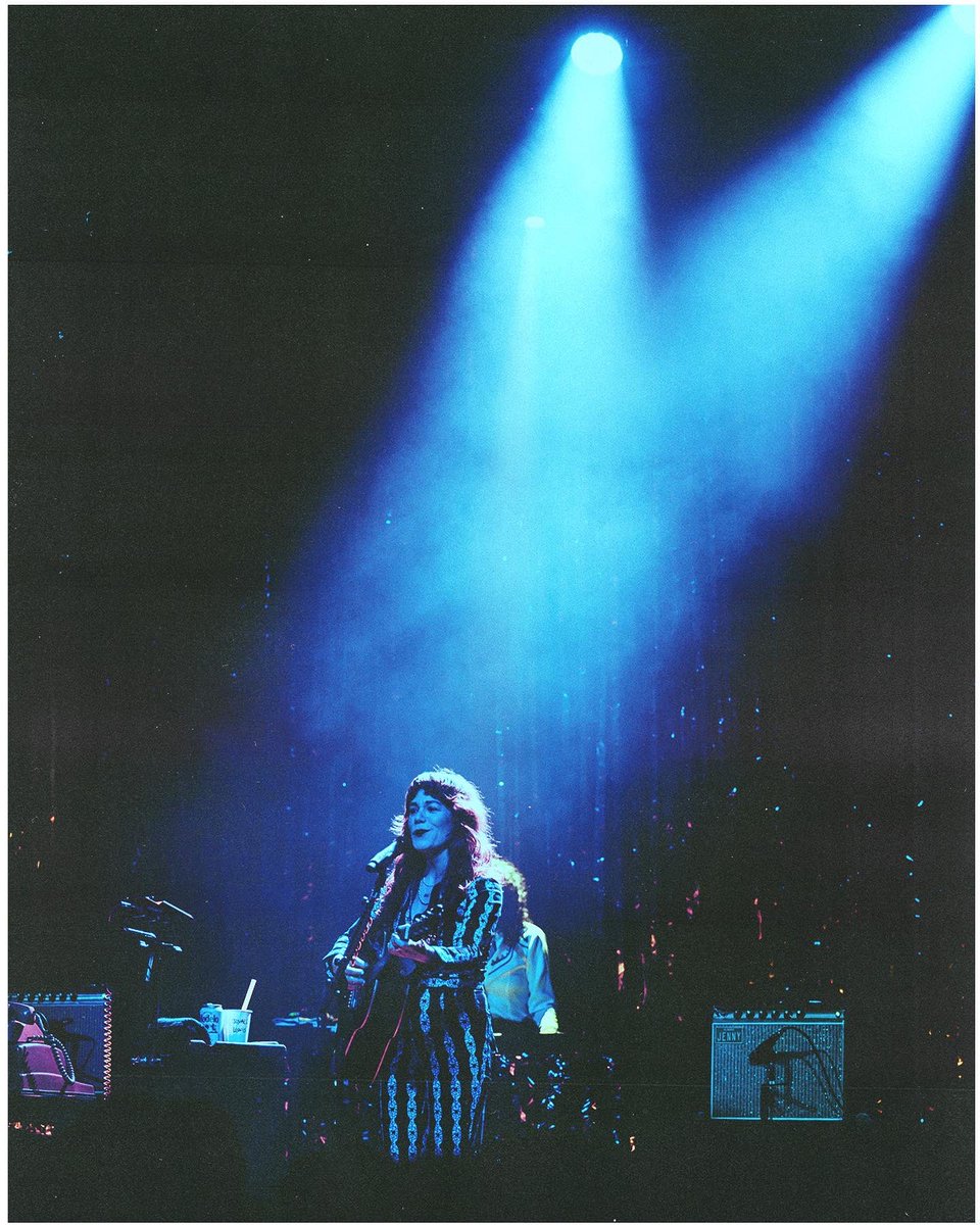emmabeefischer's tweet photo. Jenny Lewis at the House of Blues Cleveland by me 📸 #jennylewis #concertphotos #photographer #concert #canonphotography #canon https://t.co/umR5xhi15L