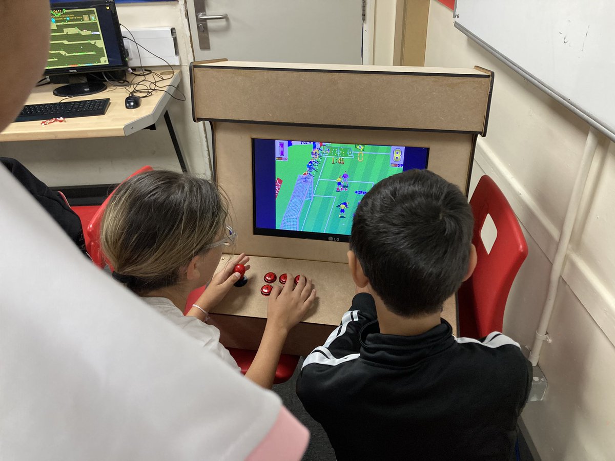 LadybridgeComp1's tweet image. Another #learningforlife in the books. An exhausting, but enjoyable 2 days. And Ladybridge is now the proud owner of 2 retro arcade machines, though it has to be said, Mr Robinson has lost his touch on Street Fighter 2. @LadybridgeHigh #ladybridgelearners