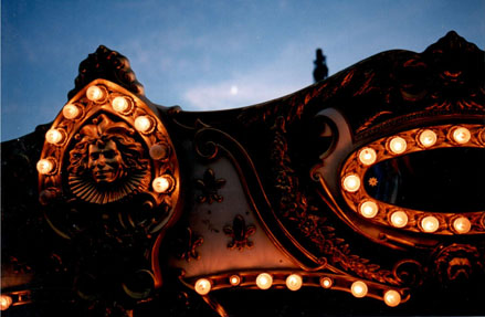 ellin_anderson's tweet image. #AmusementParks for #LegendaryWednesday. One of my favorite movies, based on a novel by #RayBradbury, is #SomethingWickedThisWayComes. It concerns an evil supernatural #carnival, and helped inspire this #poem. I took this photo at the #Haverhill Carnival.  #carousel #merrygoround