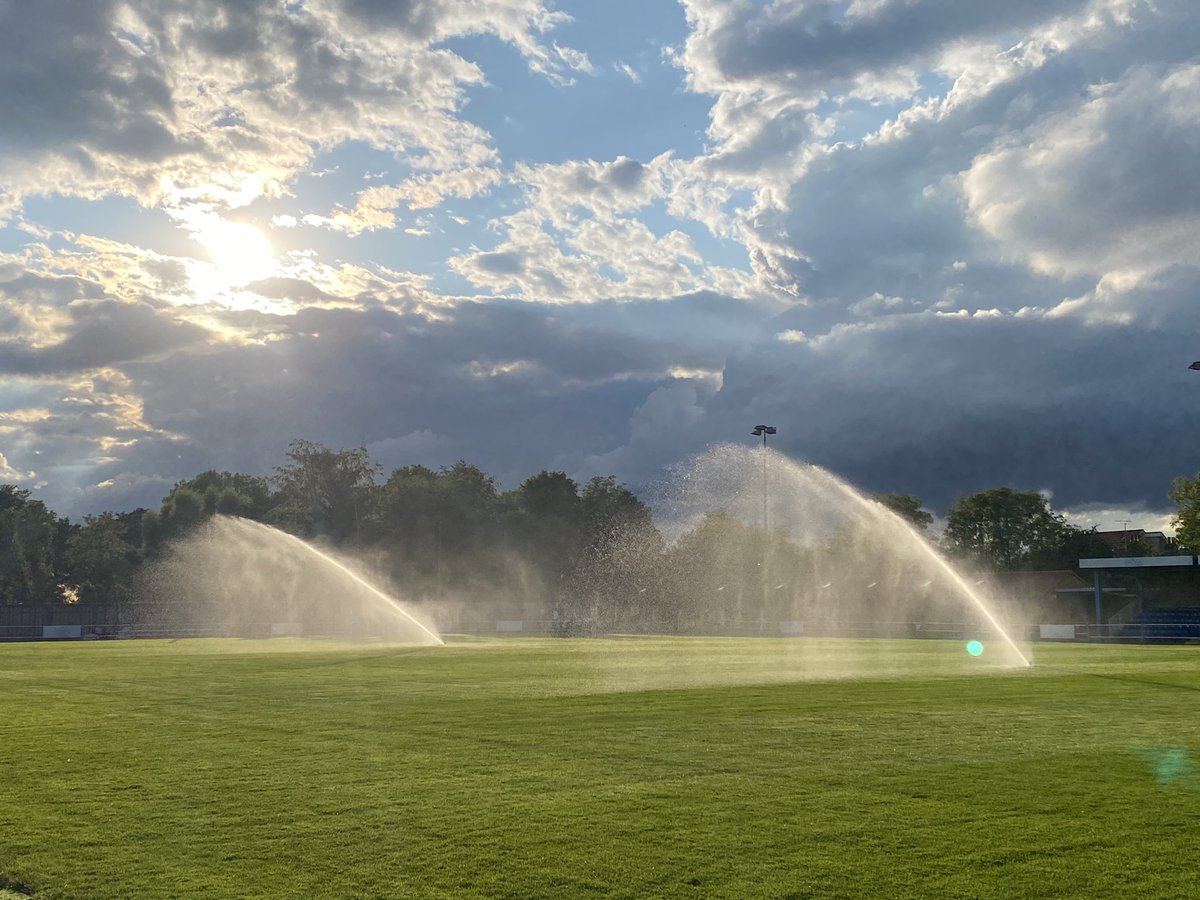 grasslad's tweet photo. Itβs been a manic start to the week, monday hand π¦ some bare areas, Tuesday cut length ways, tonight cut both way and a light drag brush now some much needed water π¦
Tomorrow it starts all over again π
#parttimegroundsman #wishitwasmyjob #carrerchange #loveit #turfcare #fyp https://t.co/quQ5t59w1Z