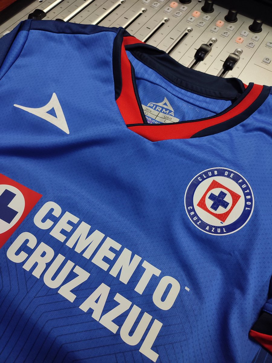 Mayo_ztorres's tweet image. 🐰De mí para mí 💙🚂

#AzulDePorVida #Jersey2023 #Pirma #CruzAzul