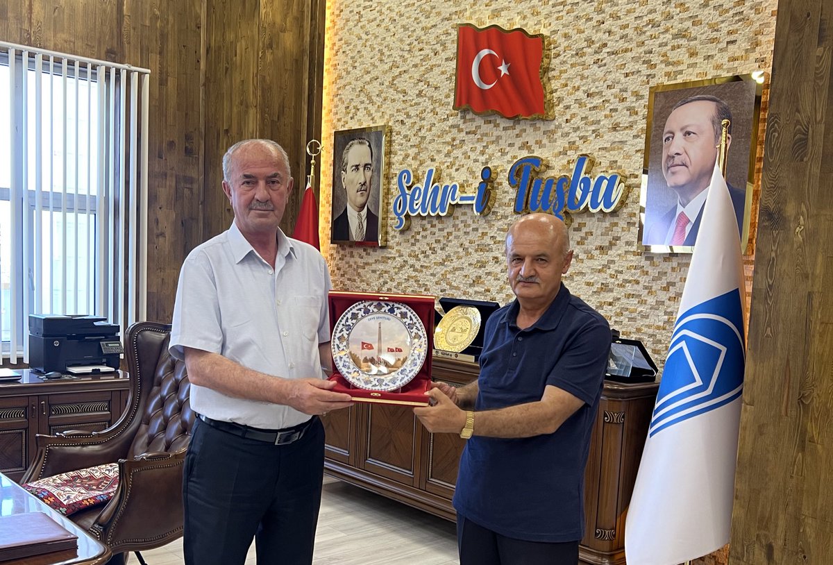 Tuşba Belediye Başkanımız Salih Akman’ı Ziyaret ettim Dede mirasımız Zeve Şehitliği Bölgesine verdiği destek için  kendilerine Teşekkür ederim <a href="/Salih_Akmann/">Salih Akman</a> <a href="/tusbabeltr/">Tuşba Belediyesi</a>
