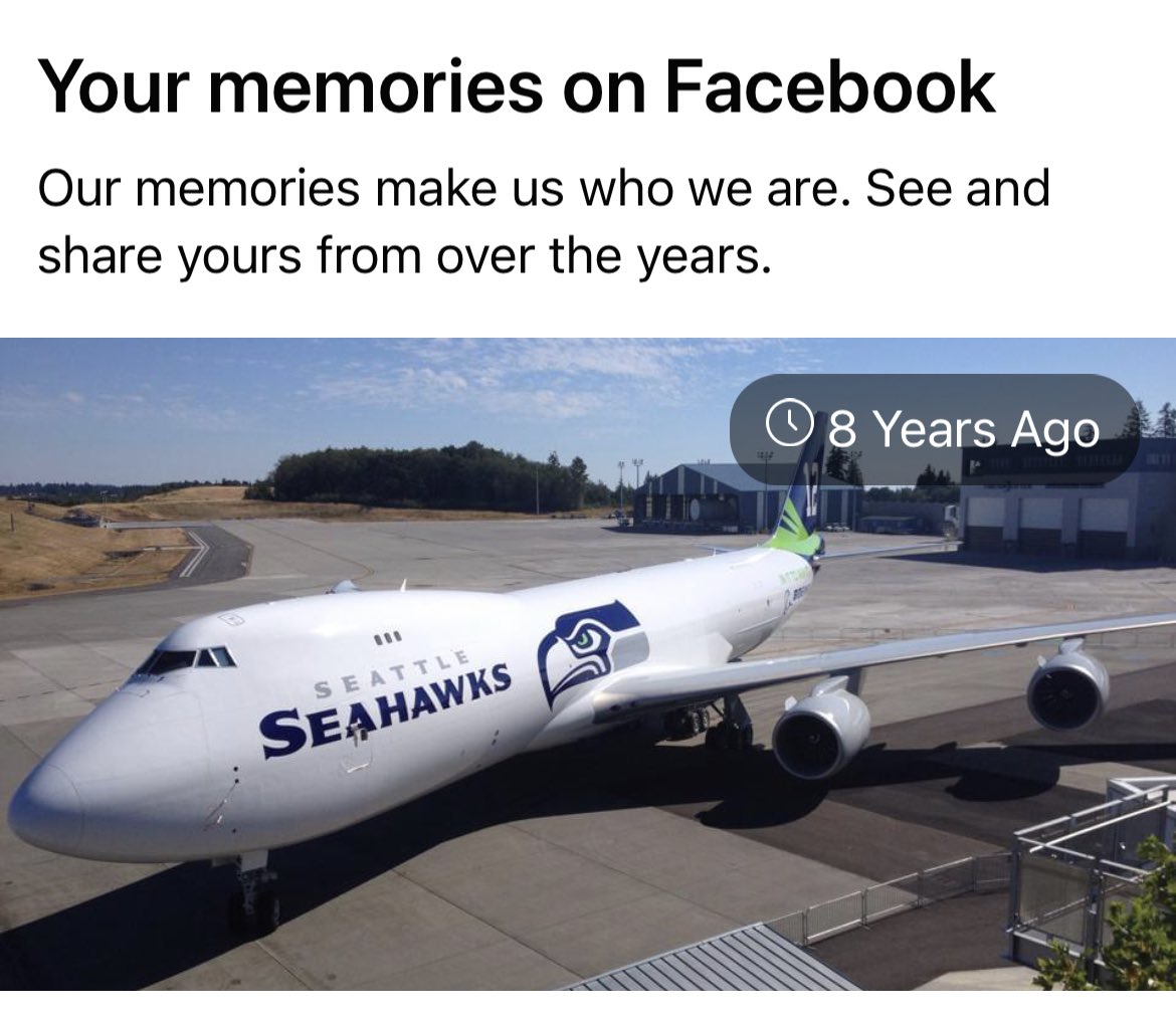 scrltphoenix's tweet photo. ⁦@Seahawks⁩ Speaking of throwbacks 💙💚 ⁦ https://t.co/QU8zawItkA