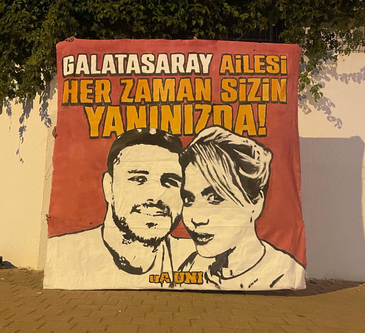 Galatasaray ailesi her zaman sizin yanınızda! @MauroIcardi #ultrAslanUNI