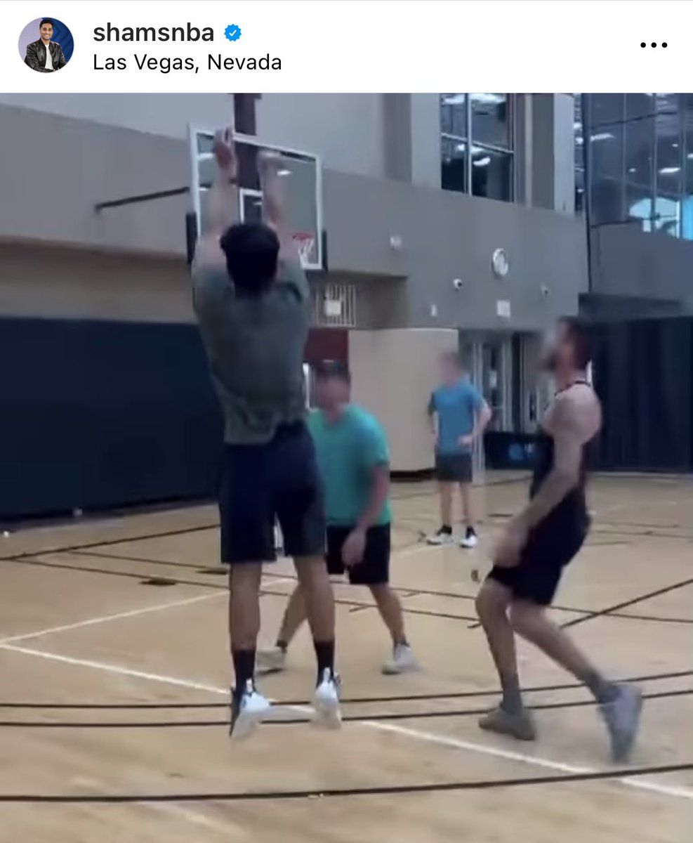 Sources tell me that SEVERAL nba teams are enamored with lethal shooting guard <a href="/ShamsCharania/">Shams Charania</a> after a video showcasing the form went viral