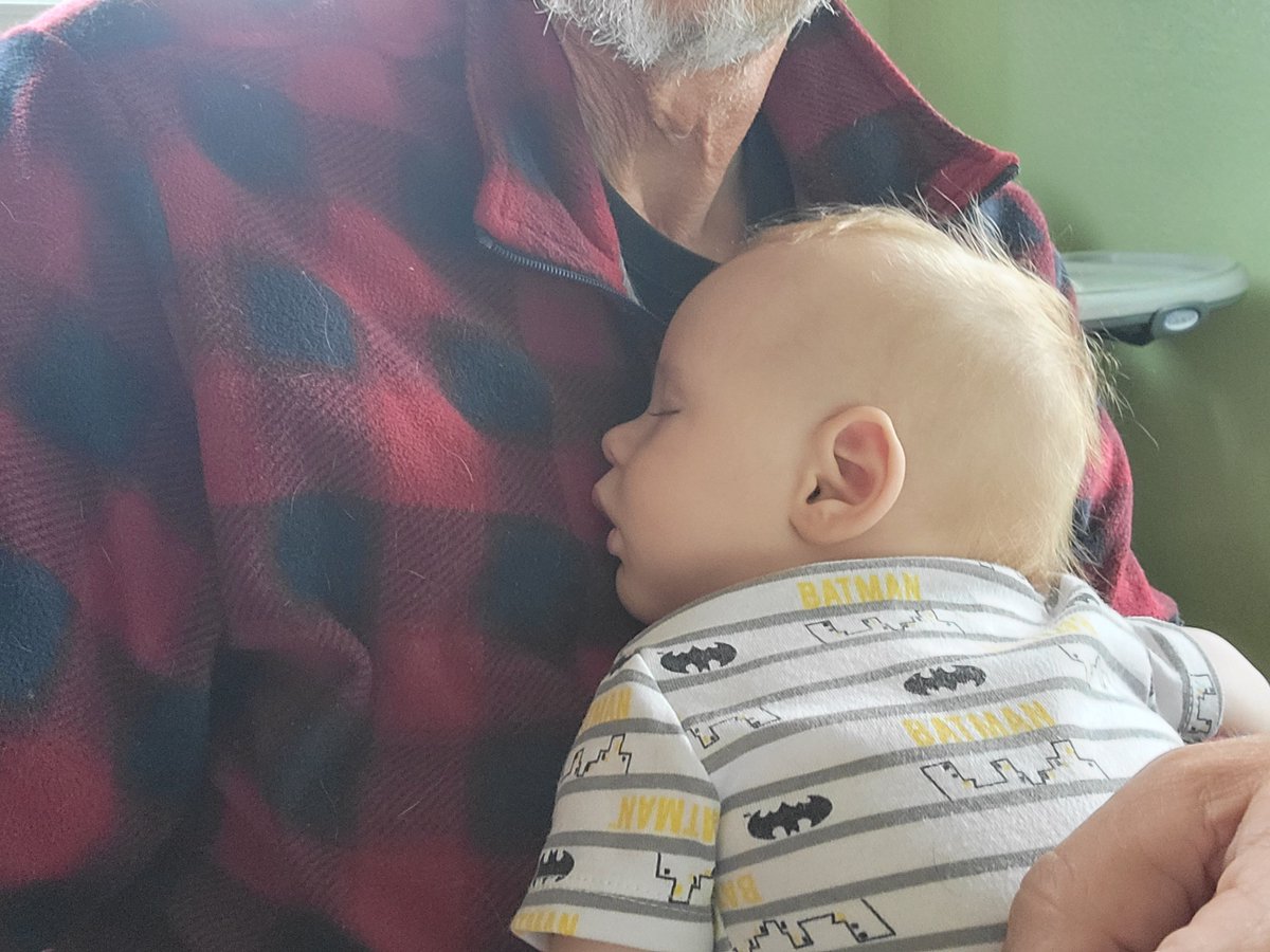This is the first time I've done a leadership chat with a grandson on my lap. He didn't quite make it through.  #WinnieSun