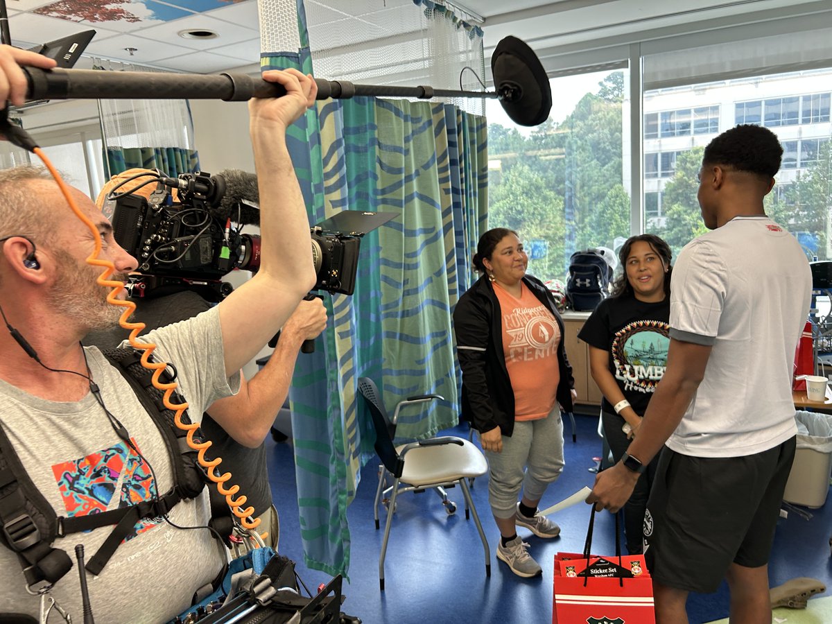 uncchildrens's tweet photo. Professional soccer players for Chelsea Football Club and Wrexham AFC visited patients and families at UNC Children's - North Carolina Children's Hospital in advance of their game tonight at Kenan Stadium.

Thank you for bringing some joy to our little ones! https://t.co/aDx7w8KUG4
