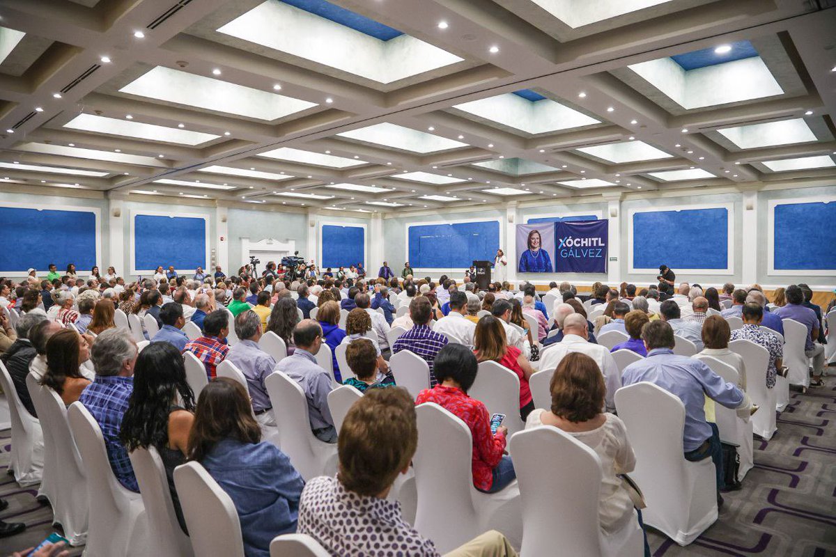XochitlGalvez's tweet image. La superación personal es complicada porque no todos tenemos las mismas oportunidades. Echarle ganas no es suficiente.

El gobierno está obligado a emparejar el piso.

📍 #Cuernavaca, Morelos

#MéxicoMereceMás
#XóchitlVa

frenteampliopormexico.org.mx/RegistroUniver…