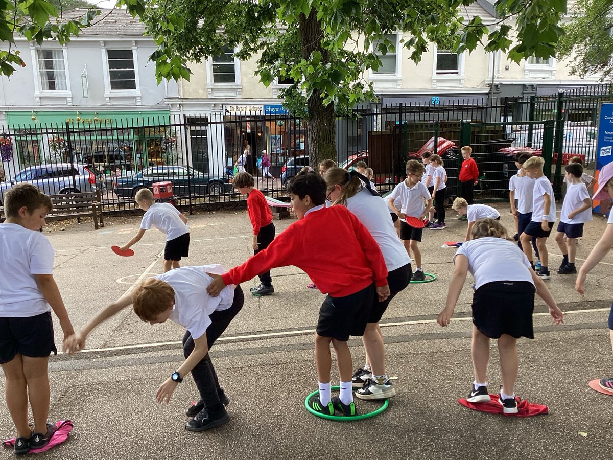 Hollies had their final PE session with Kinetics today, and what wonderful displays of teamwork there was! It was brilliant to see them collaborate and encourage each other to achieve team victory. Well done, Hollies!#strongertogether