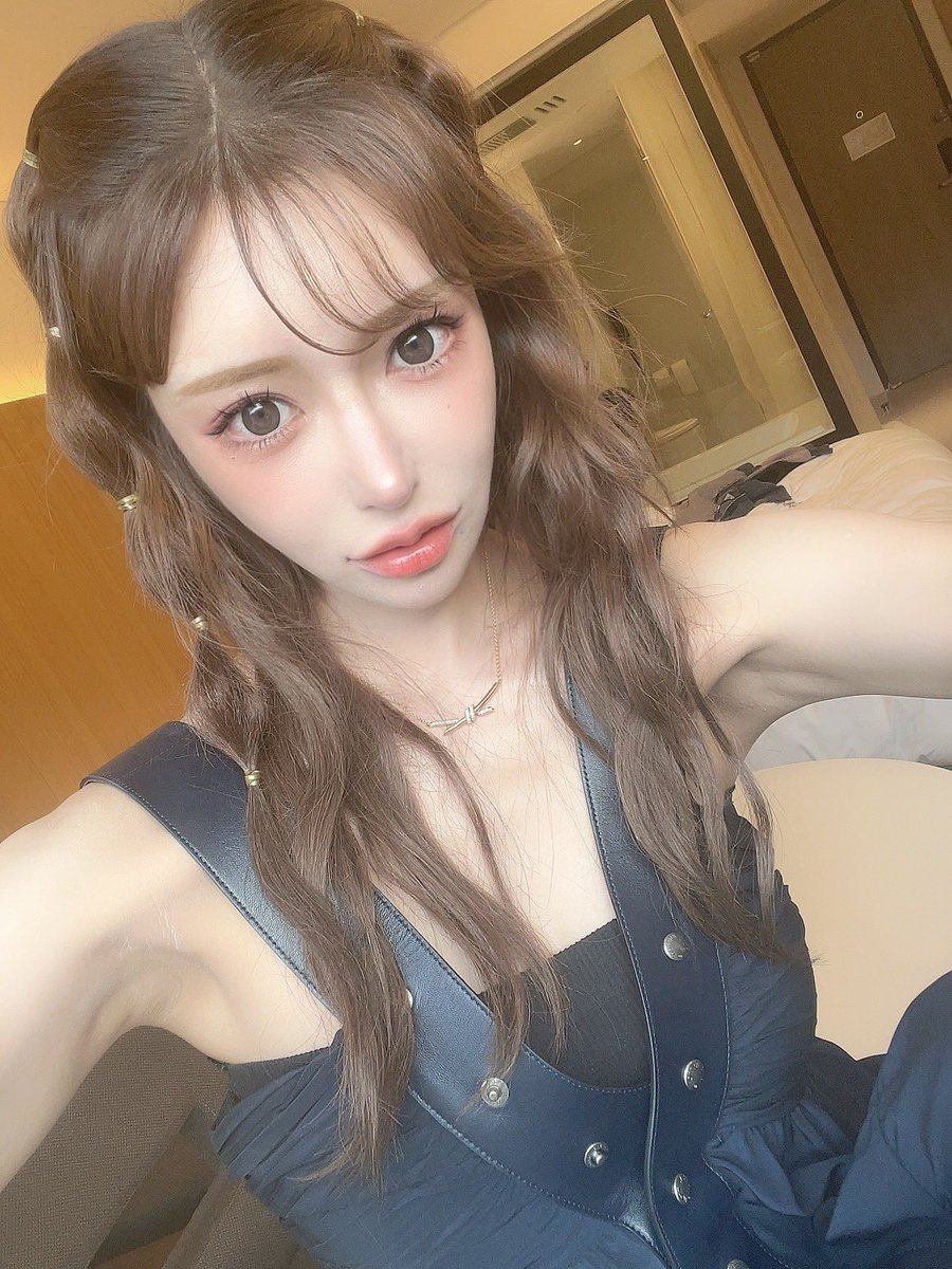 asukakiraran's tweet photo. 韓国にいるときはメイクと髪で
ちゃんと韓国人に寄せます！！ https://t.co/AW0S4Tcj2J