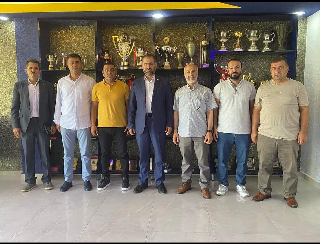 HikmetTan10's tweet photo. İlçe teşkilatımız ile Tarsus İdman Yurdu Spor Kulübü Başkanı Cem Kavalcı bey ve yönetimini makamında ziyaret ettik.
Ziyarette Tarsus İdman Yurdu'nun geldiği nokta ve yapılması gerekenler ile partimizin spora desteğini konuştuk.
#HÜDAPAR #Tarsus #SporL https://t.co/pelQdgShfa