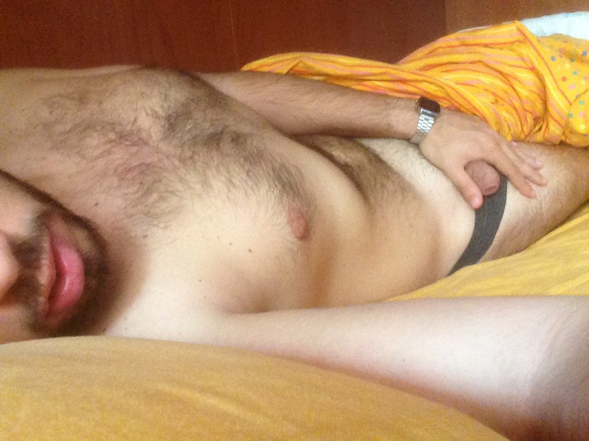 antonicus4's tweet photo. Santo subito chi ha inventato l’aria condizionata 😈 #hot #gay https://t.co/BZq1yFqkCn