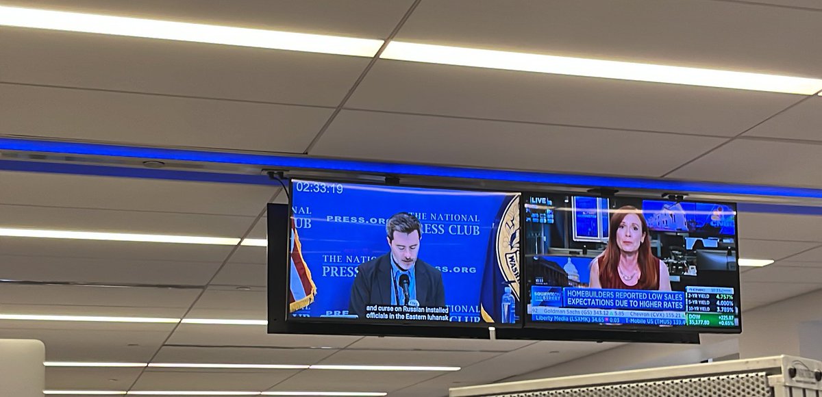 Today marks 16 weeks since Evan was detained by Russia simply for doing his job. 

People will read Evan’s reporting around the world over the next 22 hours. 

You should, too. #FreeEvan