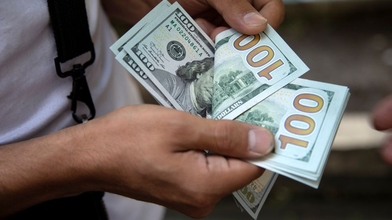 AUSGLOBALUK's tweet photo. Asia FX slips as dollar rebounds, peak Fed rates in sight

Visit: https://t.co/Gj47KmnIPA 

#AsiaFX #DollarRebound #FedRates https://t.co/NhlixXmsL3