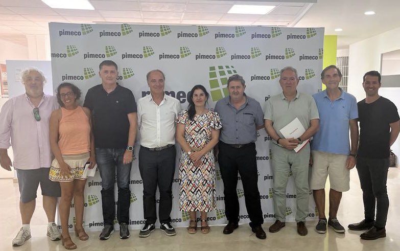 PIMECOmll's tweet photo. ⚠️La regidora d'Economia i Comerç de l’@ajuntpalma, Lupe Ferrer, i els directors generals de #Comerç i Autònoms, @tonifusterb i Juan Antonio Torno, han visitat, avui, la seu de #Pimeco per reunir-se amb els membres de la junta directiva. 
👉🏻Més informació https://t.co/LsNywhjQmp https://t.co/qYTE2yo14U