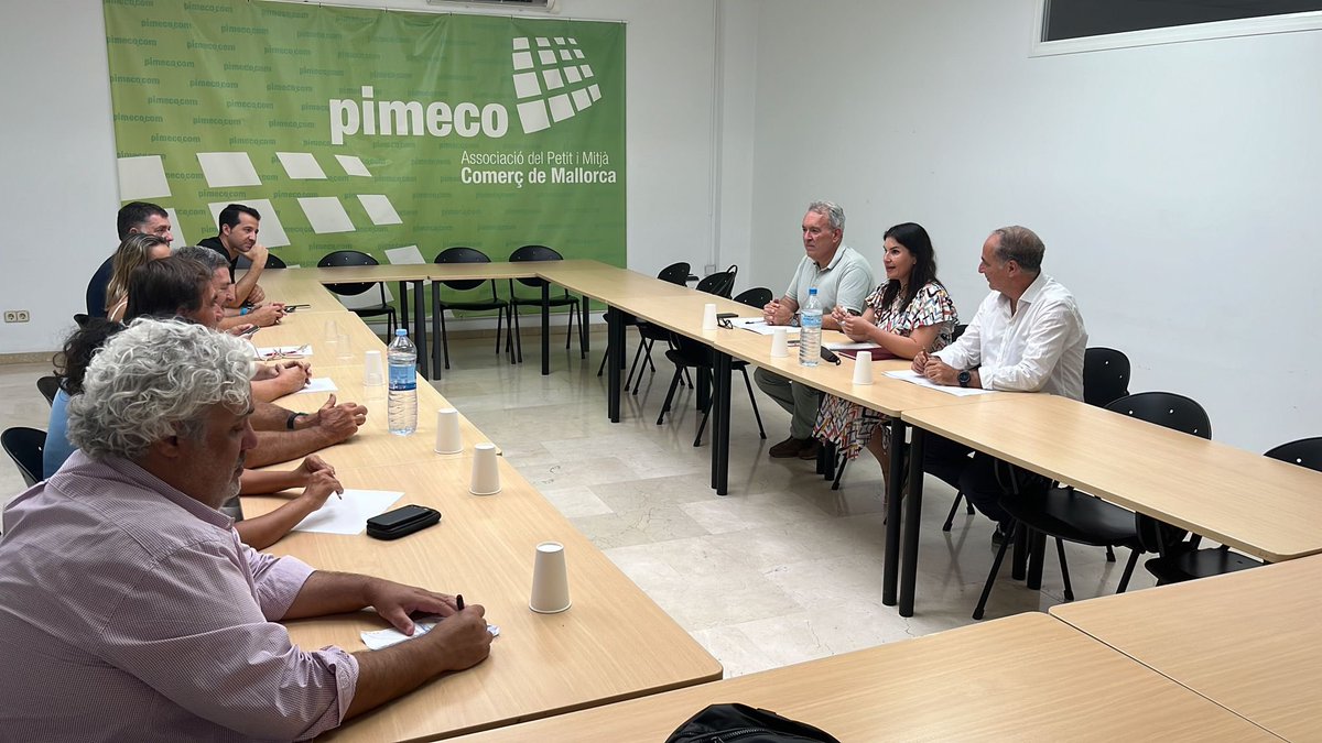 ⚠️La regidora d'Economia i Comerç de l’<a href="/ajuntpalma/">Ajuntament de Palma</a>, Lupe Ferrer, i els directors generals de #Comerç i Autònoms, <a href="/tonifusterb/">Toni Fuster</a> i Juan Antonio Torno, han visitat, avui, la seu de #Pimeco per reunir-se amb els membres de la junta directiva. 
👉🏻Més informació pimeco.com/ca/la-nova-reg…