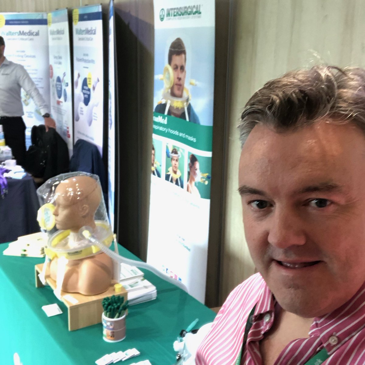 intersurgical's tweet photo. A pleasure to meet Outreach Nurse Specialist, Sue Nelson today @BACCN_UK study day. Sue has shared her experience of her care at Scunthorpe Hospital’s #ICU for COVID-19. #Intersurgical’s #StarMed hood was used for #CPAP therapy.
Read more about Sue here: https://t.co/7Csk9rUK8U https://t.co/2gNtHMhIcG
