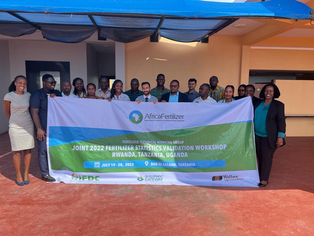 AfricFertilizer's tweet photo. In this time of #fertilizercrisis, we remain committed to providing critical fertilizer data. 
@AfricFertilizer, @DGateway &amp; its partners are meeting in #DaresSalaam/ to validate #fertilizerdata on #production, #import and #export, #apparentconsumption &amp; trade in 🇹🇿, 🇷🇼, 🇧🇮 &amp; 🇺🇬. https://t.co/knnI5S15d2