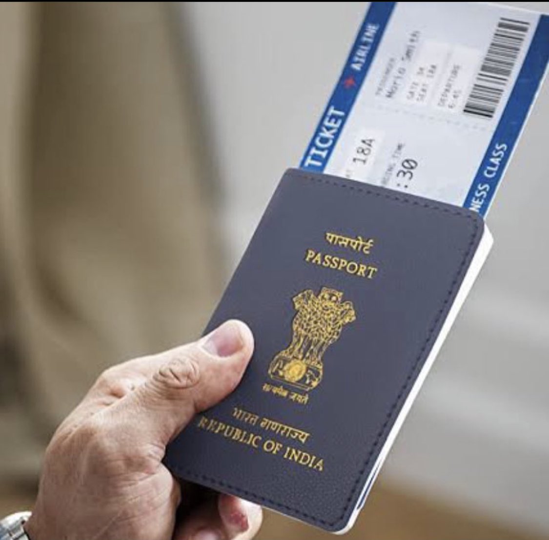 MikaSingh's tweet photo. Great news for all Indians. You can now travel to a total of 57 countries without a visa. Visa will be granted simply on arrival.  Once again a big salute to our respected prime minister @narendramodi saab. This is an incredible achievement. Chakk de fatte! Pehle Indian rupees in 57 countries and now visa on arrival. Kudos 👏🏼