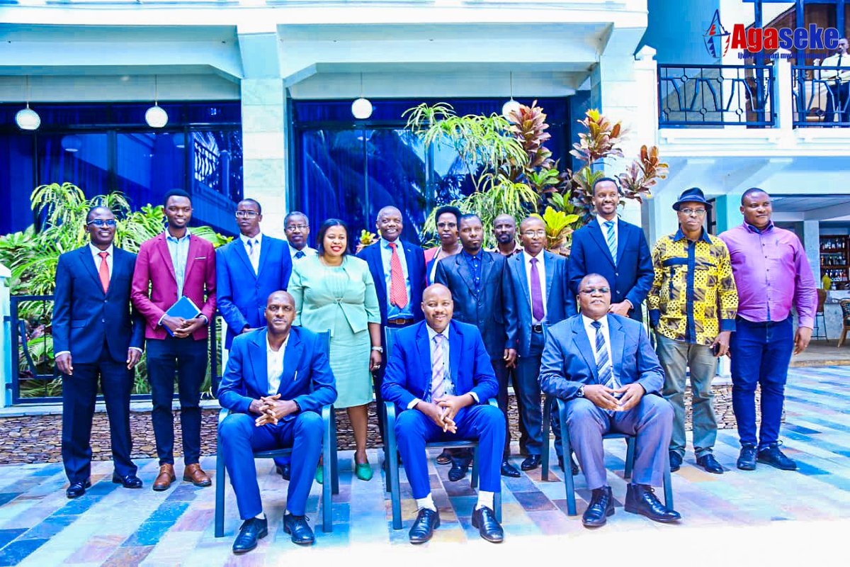 PhilosTop's tweet photo. #Burundi The @MinCommerce in collaboration with the @comesa_lusaka held this Tuesday, July 19, 2023 in @MairieBuja, a workshop on support for the development of the air transport sector #SATSD  in the region of @jumuiya ,@BurundiGov,@NtareHouse https://t.co/ZNN9dQMe0P