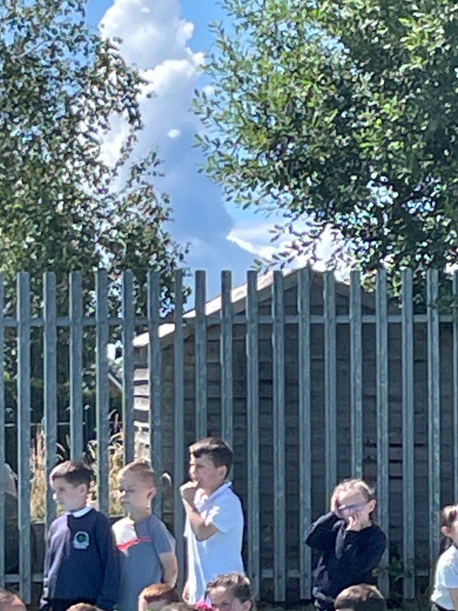 dean_mummy's tweet photo. So proud of Dean!🥰💙 doing absolutely amazing you just keep surprising us 🤩 3rd day at new school, 1st full day and took part in sports day well done keep up ur amazing work xxx https://t.co/kSx7OxmXHu